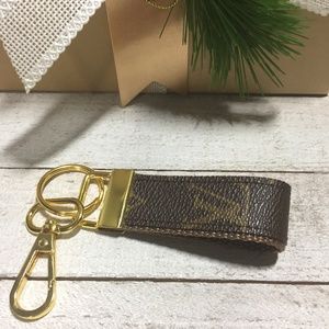 Louis Vuitton Accessories - Key Holder Louis Vuitton Accessories - Key Holder